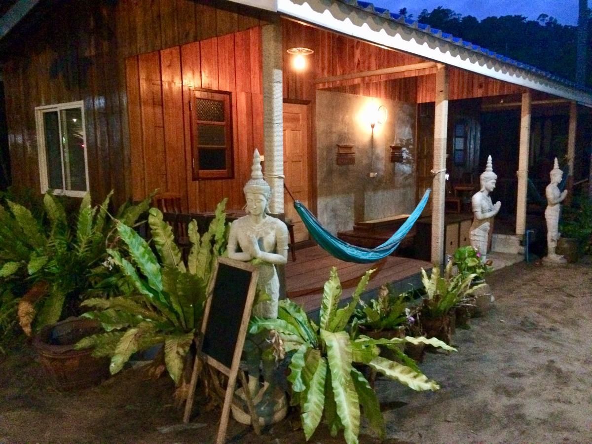 Sea Paradise Ban Khlong Kloi Exterior photo