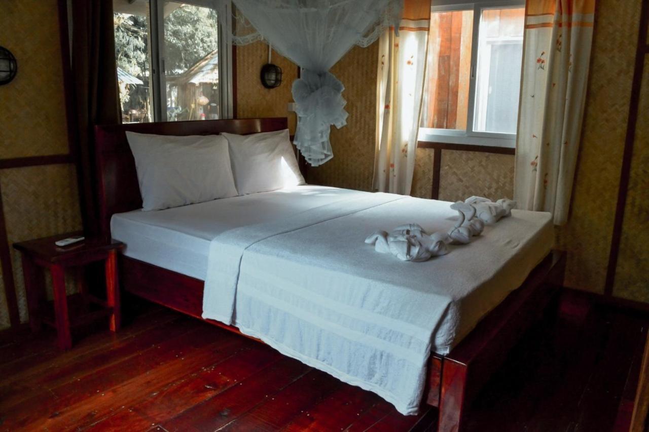 Sea Paradise Ban Khlong Kloi Exterior photo